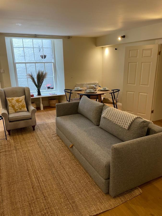 Super Central Edinburgh Castle Basement מראה חיצוני תמונה